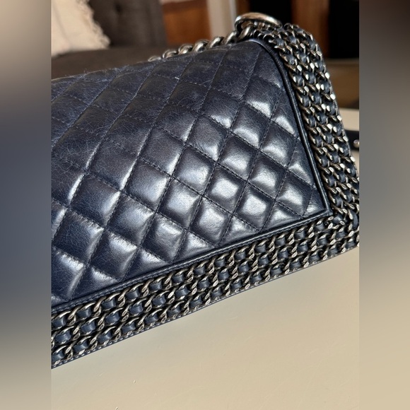 Gorgeous Authentic Chanel Boy Bag Medium Glazed Calfskin Navy Blue Chain Purse - Picture 9 of 17